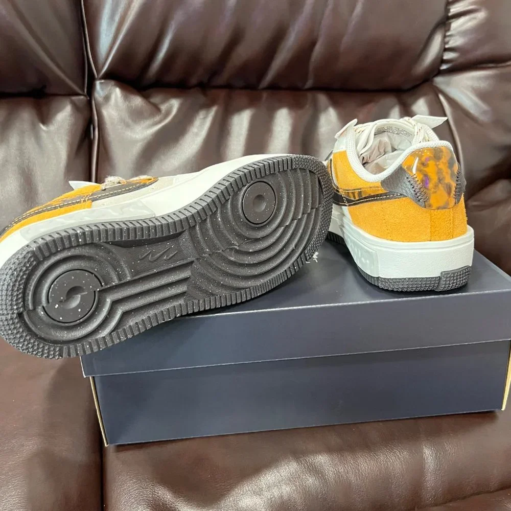🔥SUNDAY SALE🔥 Nike Women's Sneakers - White, Gray, Orange, Brown